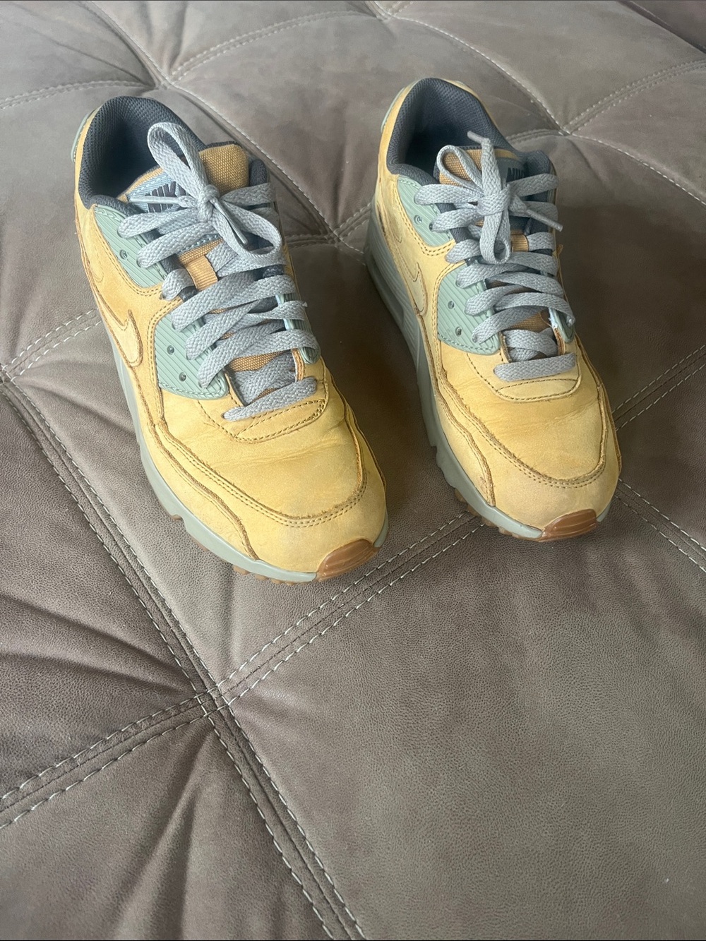 Nike Women's Winter Wheat Air max 90 Suede Sneakers